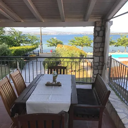 Apartment Vila M E J N - Nina In Kraj Croatia
