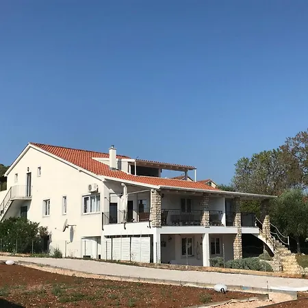 Apartment Vila M E J N - Nina In Kraj Croatia