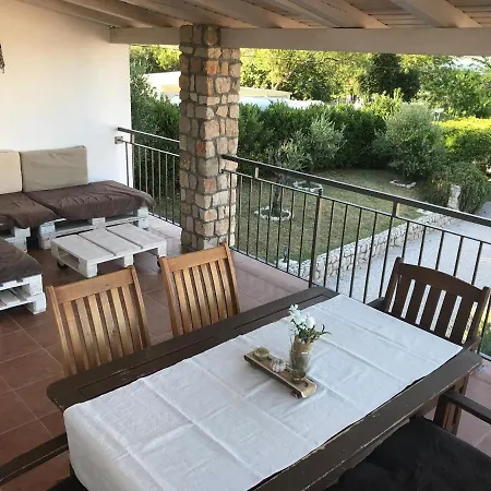 Apartment Vila M E J N - Nina In Kraj Croatia *