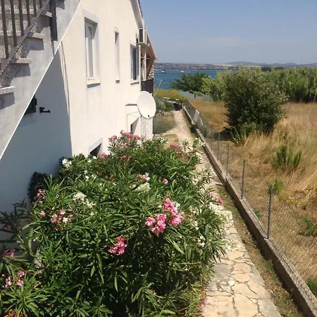 Apartment Vila M E J N - Nina In Kraj Croatia *